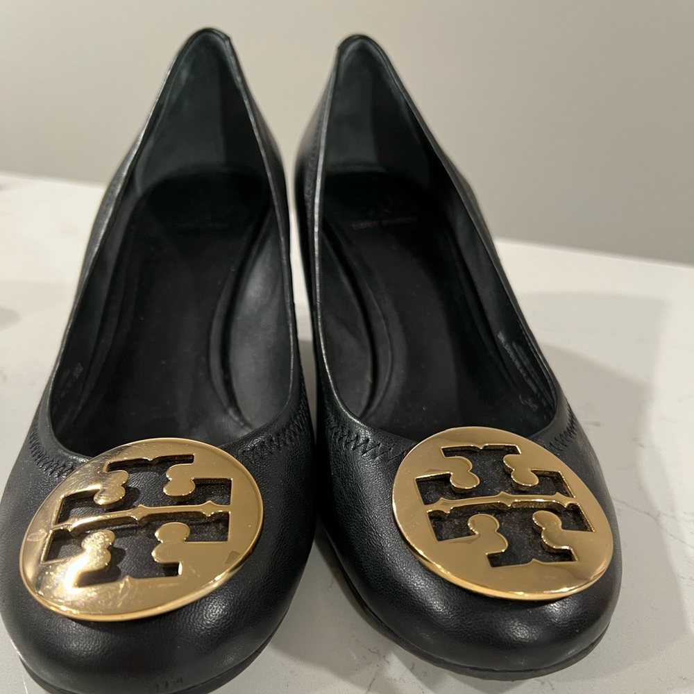 Gorgeous black Tory Burch heels!  Never worn!  Perfect condition!  Size 9M
